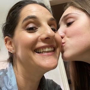 Meet your Posher, Dana